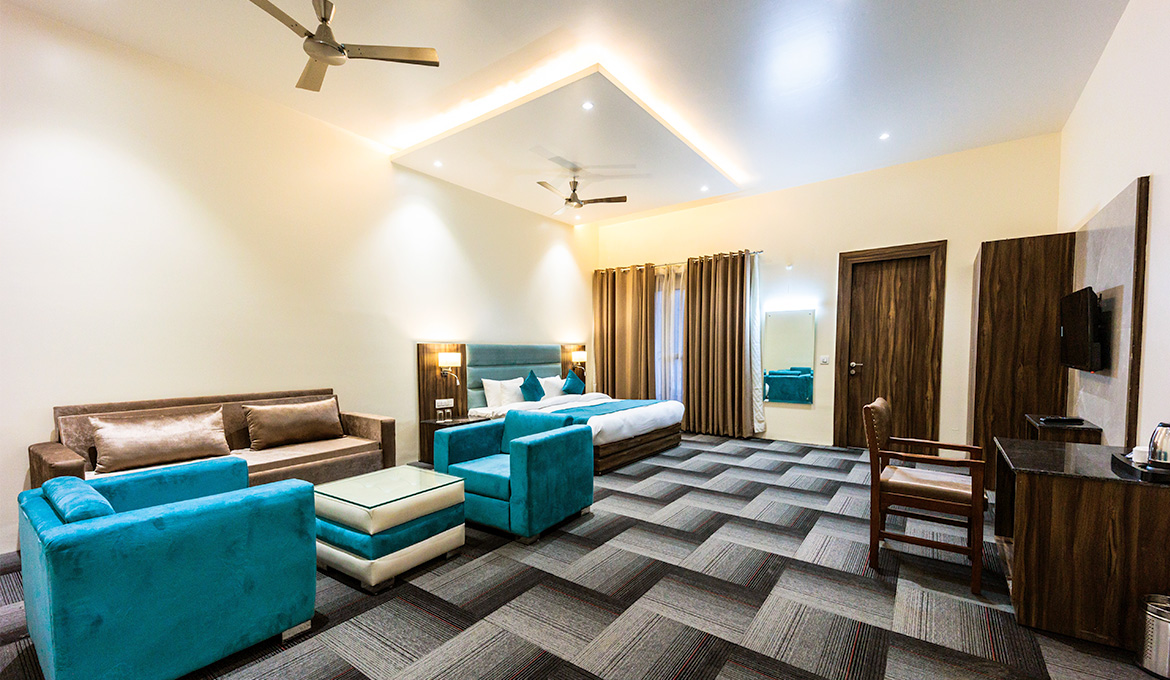 Presendital Suite With Balcony - MJ Hotel Resorts